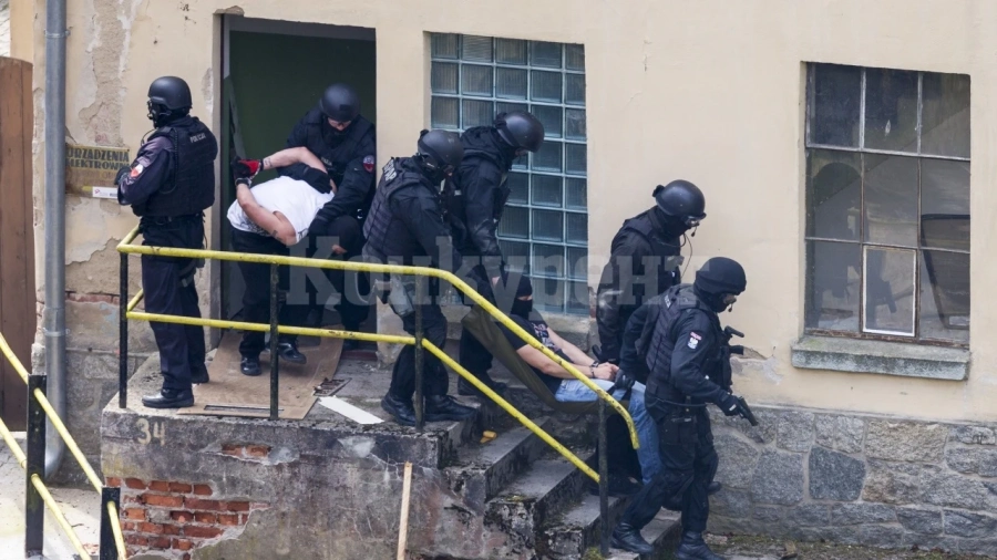 Рецидивист мами и обира възрастни хора в Бургас