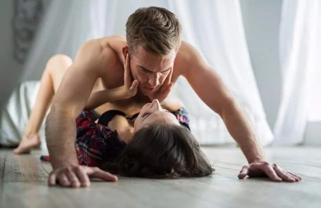 Ужас, правим все по-малко секс, защото… 18+