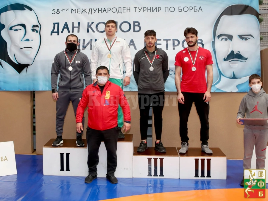 Петима от Ботев 93 представят България на европейското в Полша