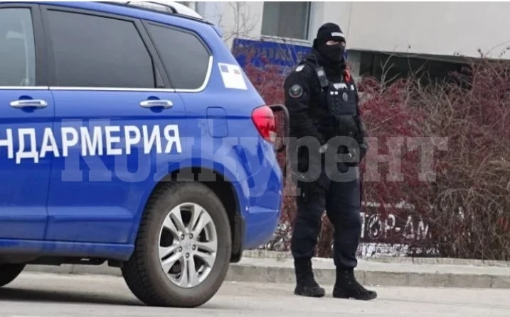 Екшън: Въоръжени бандити отмъкнаха половин милион от инкасо автомобил