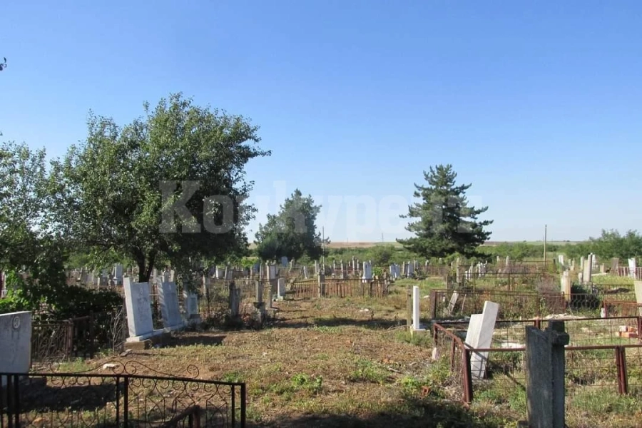 Събират пари от дарители за ограда на гробищата в Ружинци