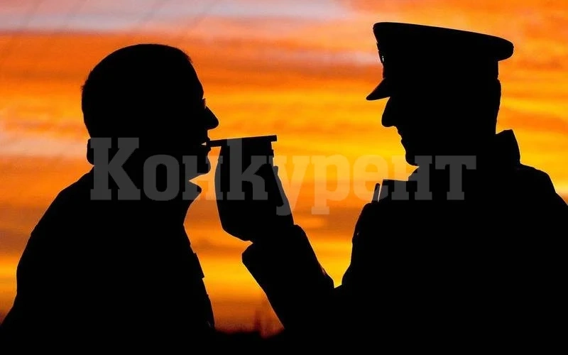 Засякоха мъртво пиян зад волана на „Рено\