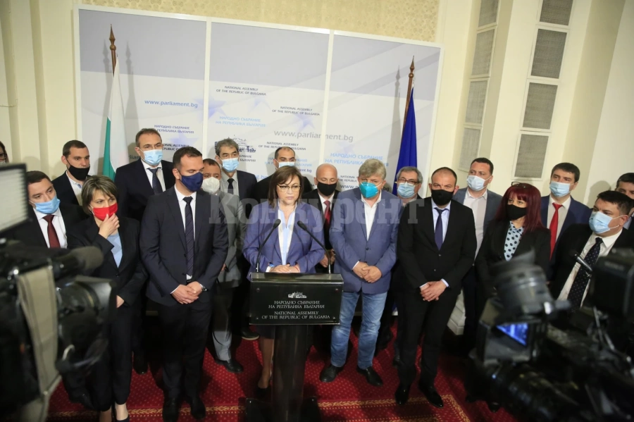 Корнелия Нинова: Получихме покана от Румен Радев за връчване на третия мандат