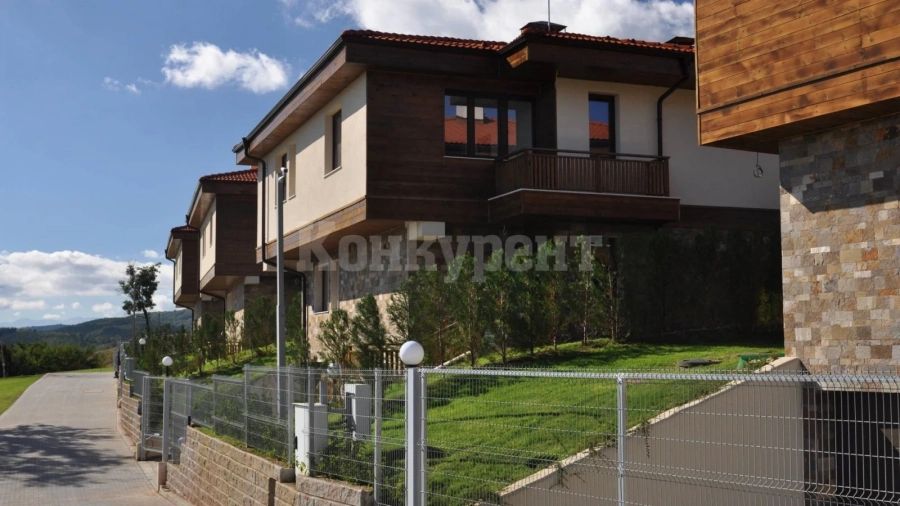 Купуваме къща край София на цената на апартамент