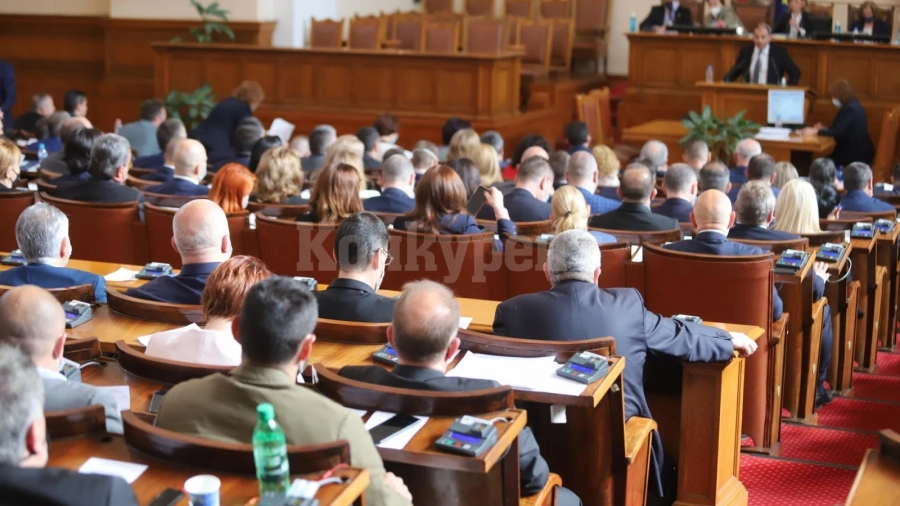 Промените в Изборния кодекс влизат в сила от днес