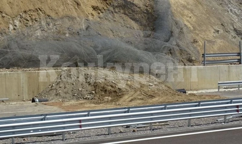 Скат от новостроящия се участък на АМ Струма се струти