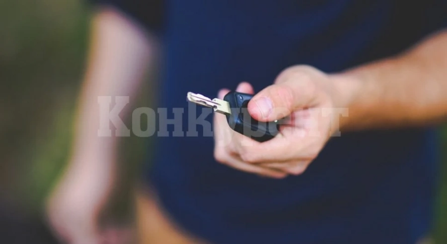 Тийнейджър без книжка подкара нередовна кола