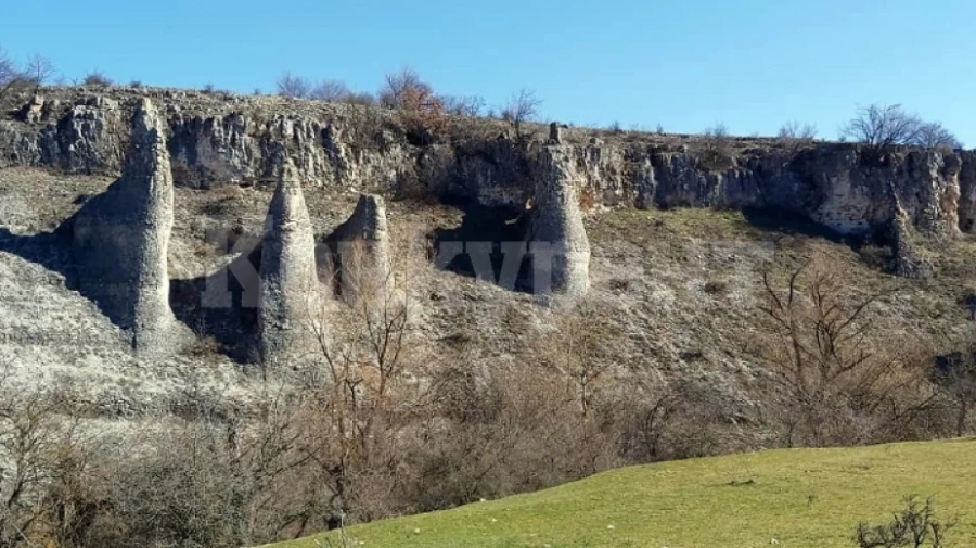 Красивата природа на село Камено поле може да привлича туристи