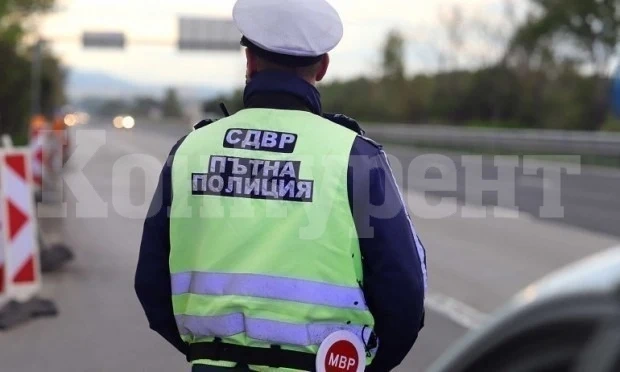 Добре наквасен седна зад волана, друг пък подкара кола без книжка