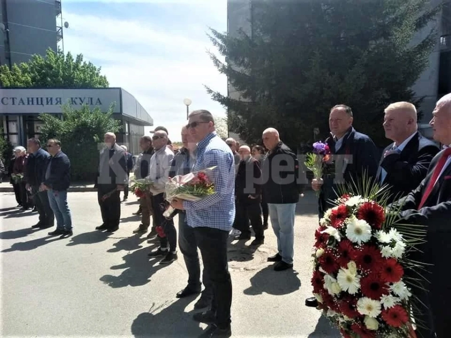 В Кула се поклониха пред паметника на Катюша