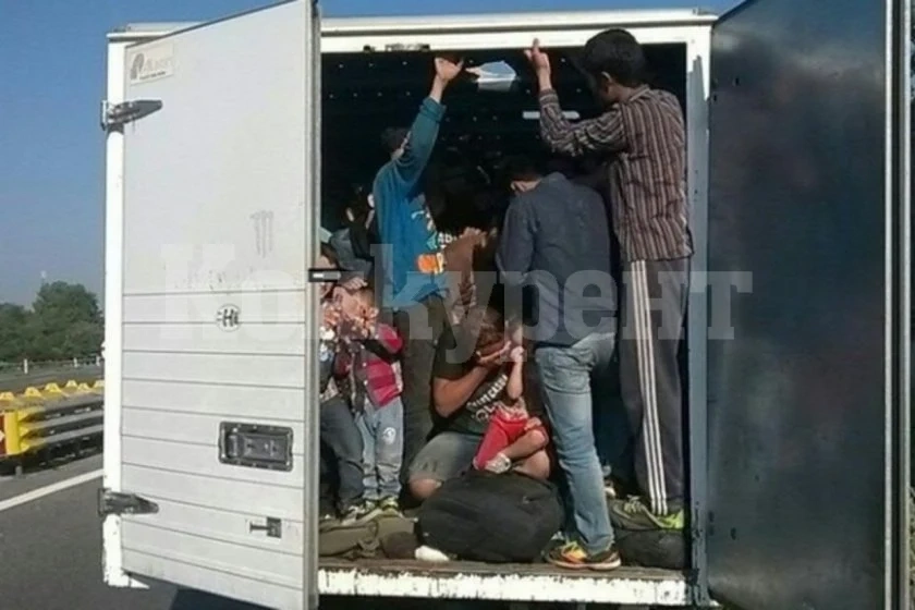 Намериха бежанци между стоката в ТИР на митницата в Пловдив