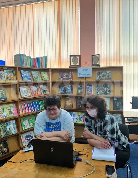Ученици от Монтана се срещнаха виртуално с писателката Елена Павлова