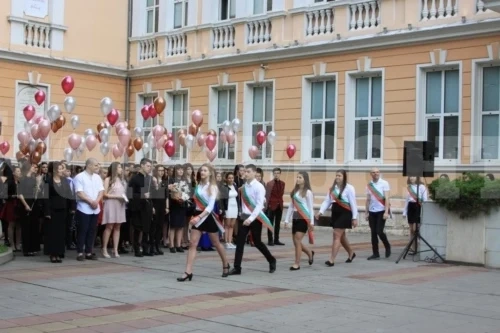 Тържествено изпращат 114-ия випуск на СУ „Христо Ботев“ – Враца