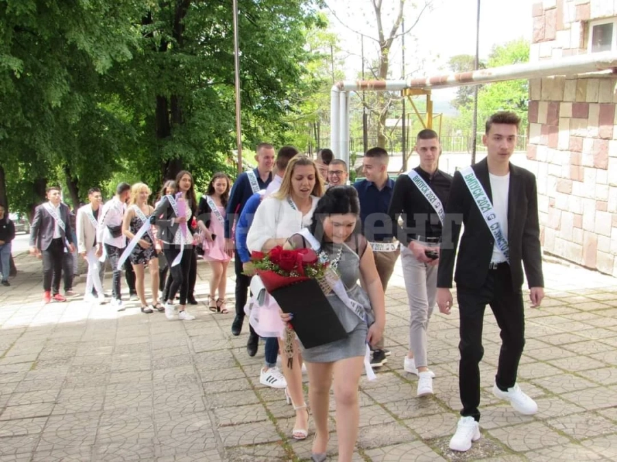 Удари последният звънец за абитуриенти от Белоградчик
