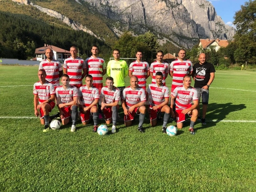 Миньор Зг навакса пасив от 3 гола срещу Академията в спиращ дъха трилър