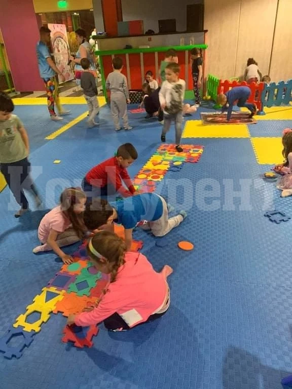 Зарадваха деца с парти, игри и забавления СНИМКИ