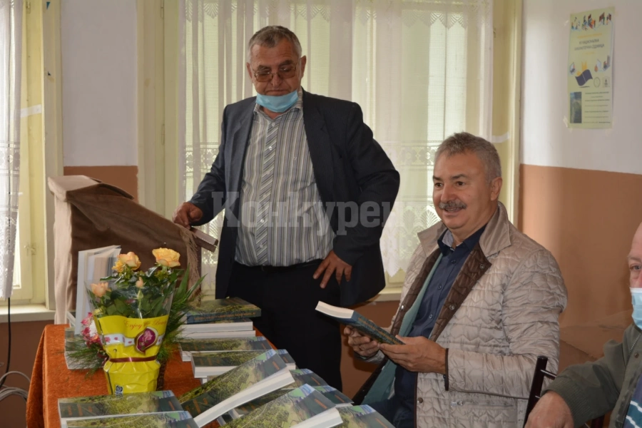 35 години след смъртта на автора, излезе от печат родовата история на село Славотин