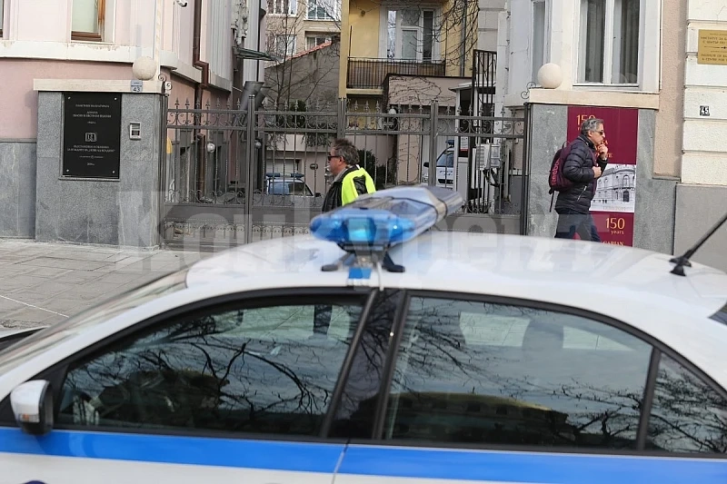 Ченгетата нахлуха в дома на мъж от Мездра и откриха…
