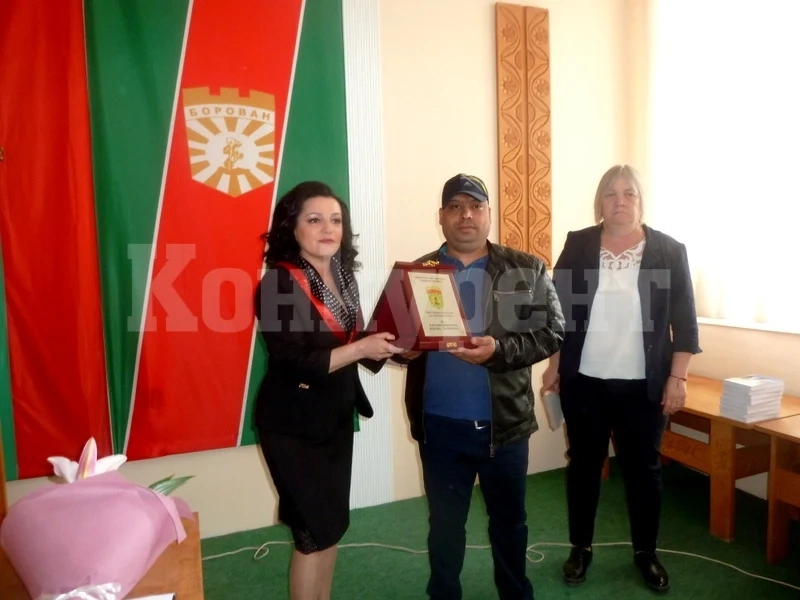 Тържествено отбелязаха празника на село Борован СНИМКИ