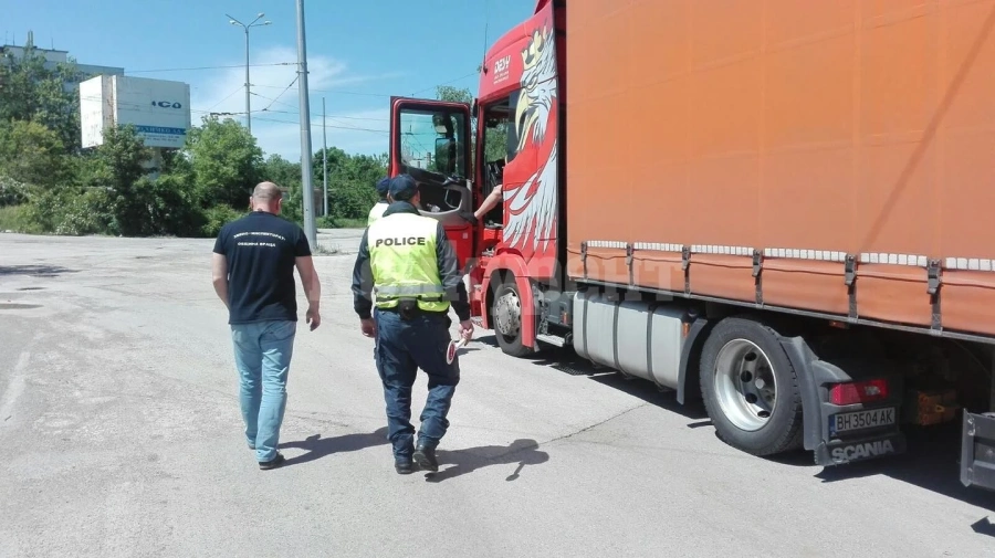 Акция на полицията и община Враца завърши с 5 акта и 2 фиша СНИМКИ