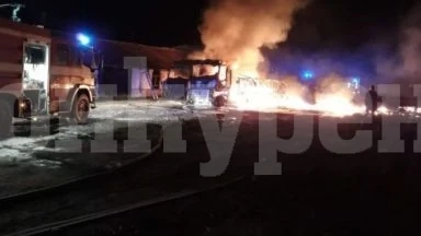 Камион пламна в двор на мандра във Вършец