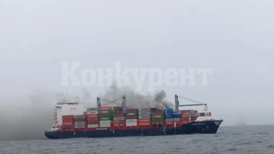 Шести ден в Шри Ланка бушува пожар на кораб, превозващ химикали