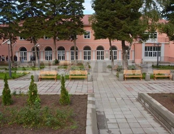 Запалиха кафеавтомат пред кметството в монтанско село