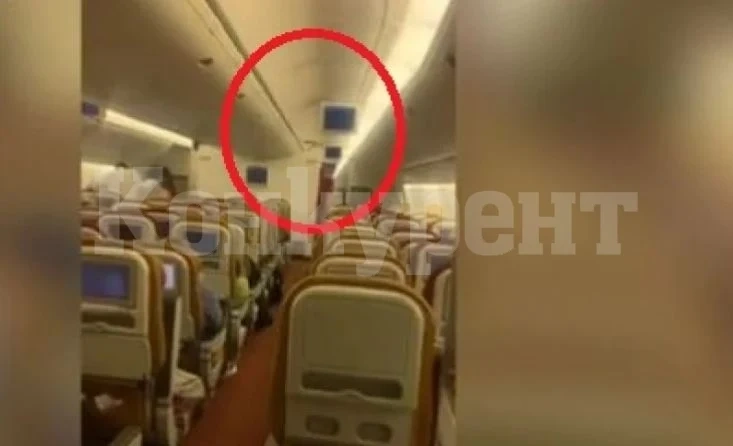 Паника на борда на „Боинг“ 737! Пътници пищят, а пилотът спешно...