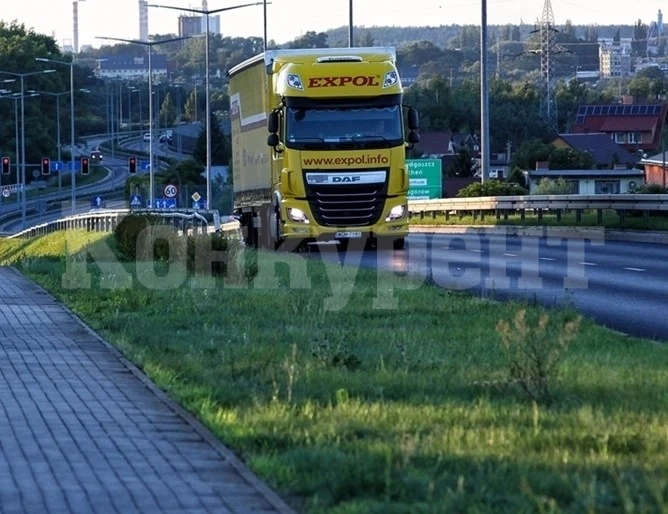 Аварирал ТИР затруднява движението между Враца и Ботевград