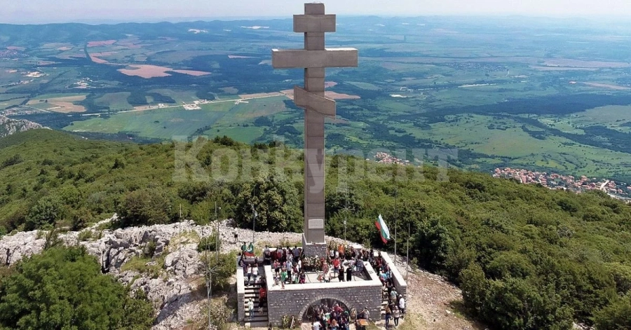 България се прекланя пред подвига на Ботев