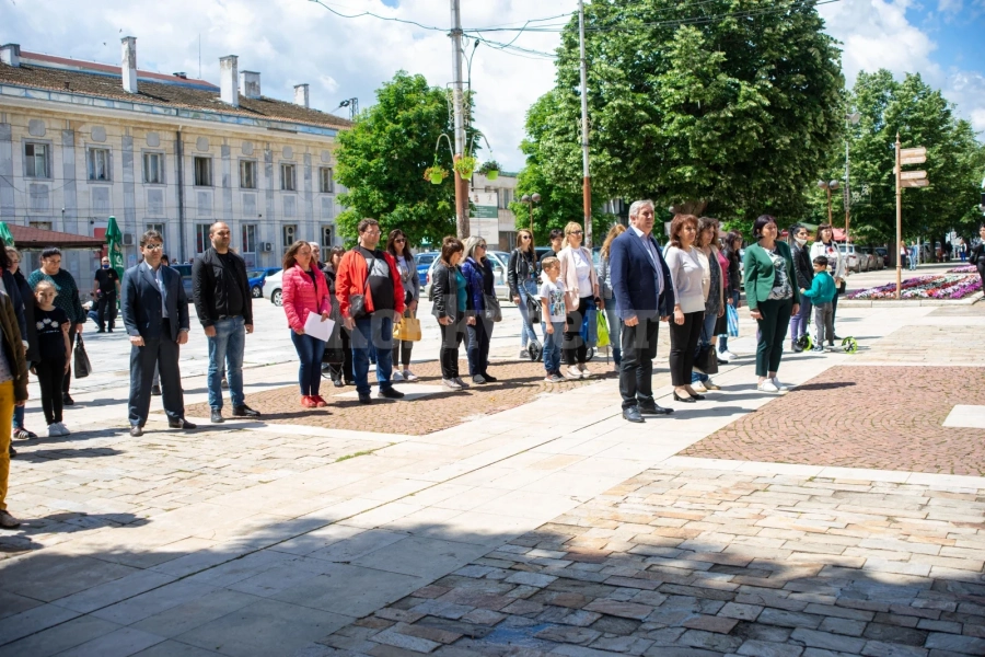 Гражданството на Мездра почете паметта на Ботев и на загиналите за свободата на България