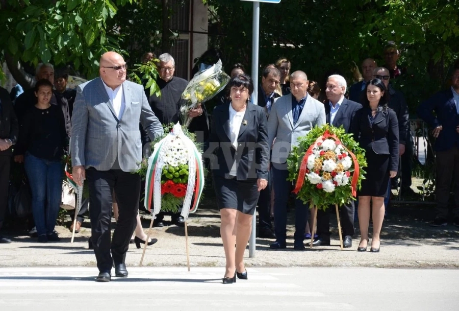 Поклон пред подвига на Ботев и на загиналите за свободата на България