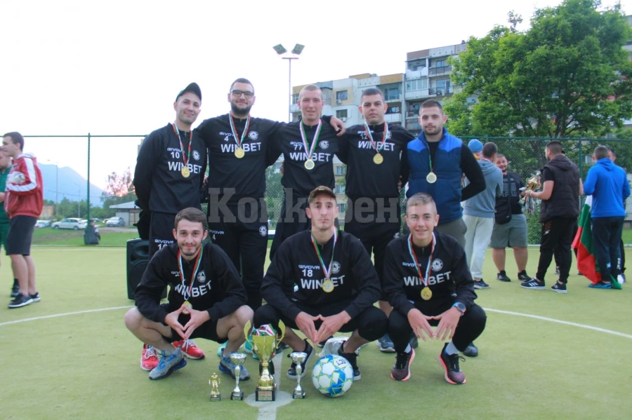 АМФЛ Враца награди отличниците на сезона, згориграждани взеха купата и обраха статуетките