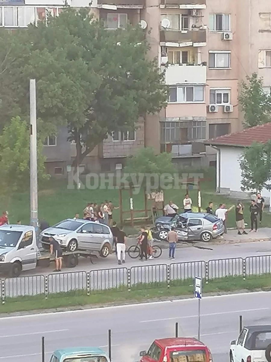 От последните минути! Тежка катастрофа блокира трафика във Видин СНИМКИ