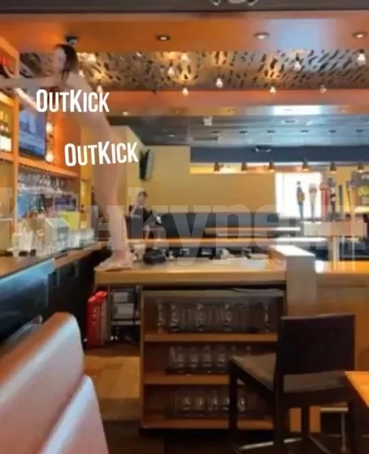 Подивяла чисто гола мадама потроши бар, а накрая... ВИДЕО 18+