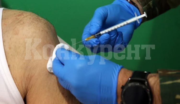 В Гърция COVID ваксините стават законно задължителни