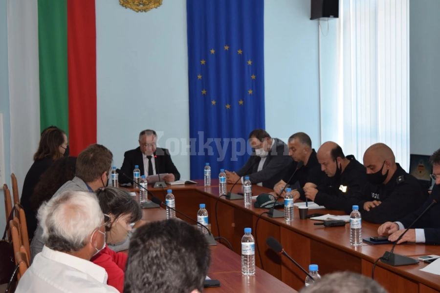 Губернаторът на Монтана събра държавните служби заради изборите
