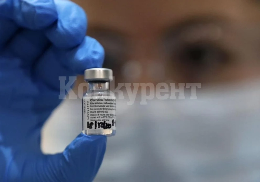 Ваксината на BioNTech създава по-голям брой антитела от Sinovac
