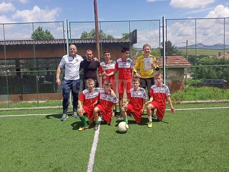 Нов трофей за децата на Евъргрийн