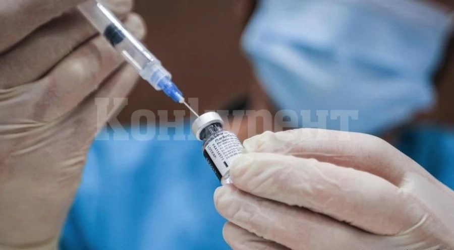 Мобилен имунизационен екип срещу Covid-19 в Мездра