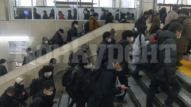 Смърт от преумора и постоянен стрес в Япония, предлагат 4-дневна работна седмица
