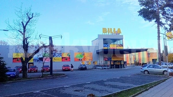 Гаджета се млатиха на паркинга на Била в Монтана
