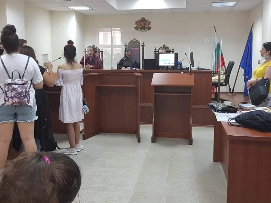 Магистрати от Козлодуй говориха пред ученици от региона за правосъдието и за съдебната власт