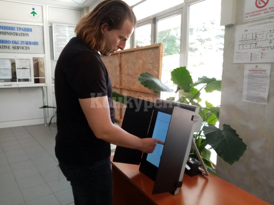 Машина за гласуване има във фоайето на областната управа в Монтана