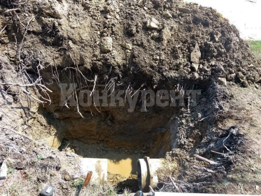 Авария спира водата на улица в Мездра 