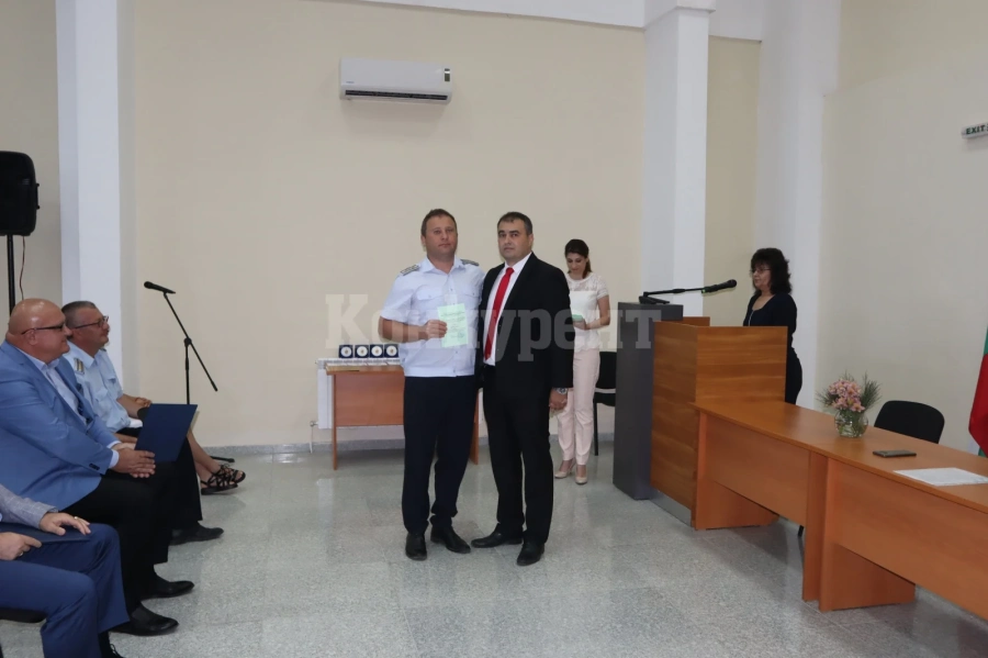 Наградиха 109 полицаи, пожарникари и служители от МВР-Видин СНИМКИ