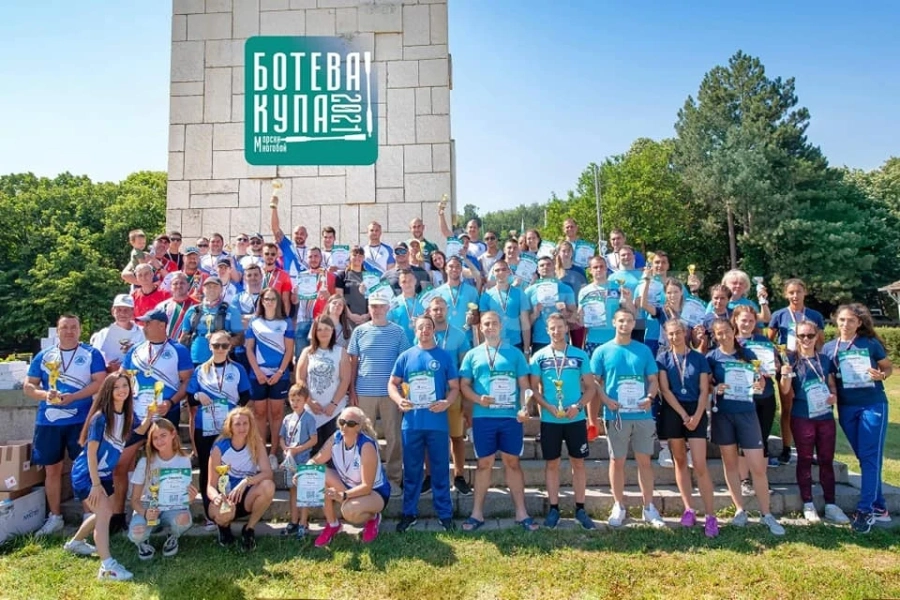 СК Атом доминира за Ботевата купа СНИМКИ