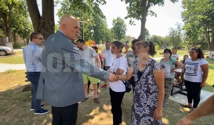 Главният прокурор посети Търнава и се срещна с близки на удареното от лек автомобил 17-годишно момче ВИДЕО