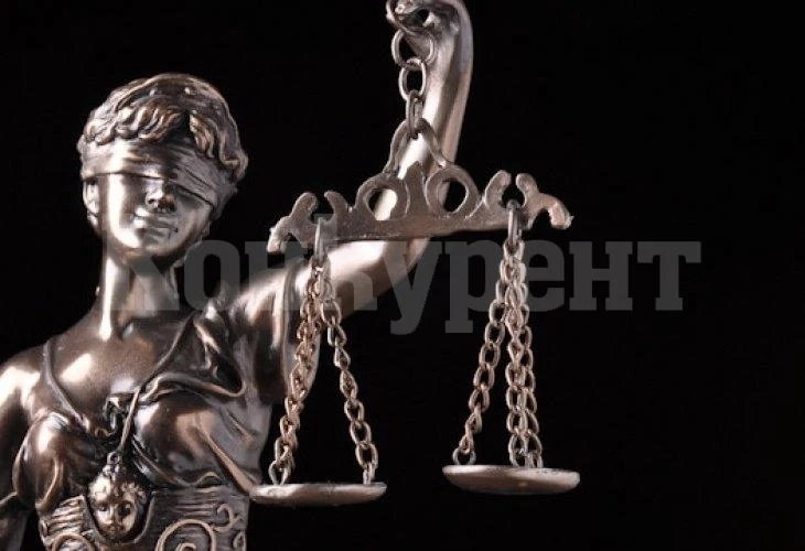 Съдът остави в ареста обвинен в умишлено причиняване на смърт на мъж и на средна телесна повреда на жена при катастрофа