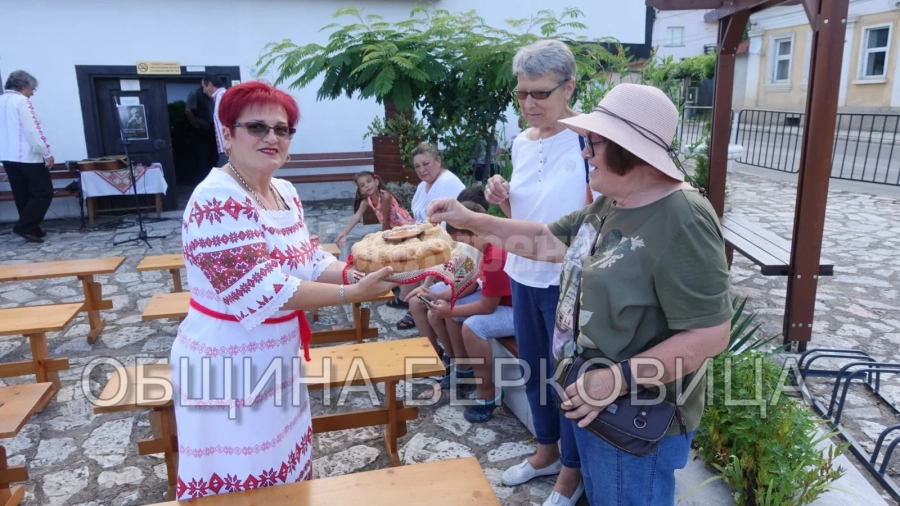 Вълнуващо откриване на юбилейната изложба „Българийо, аз всичко тебе дадох…“